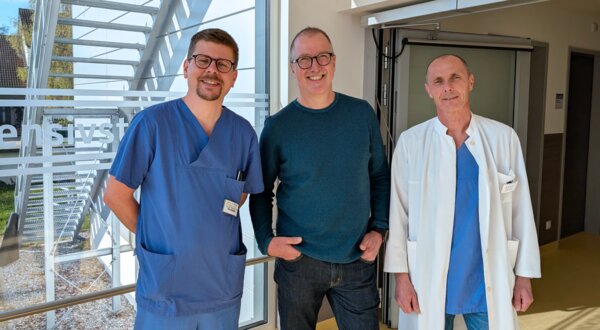 Erweitern das gastroenterologische Angebot in Buchloe: Dr. Wolfgang Wistuba, Christoph Peters, Dr. Sascha Chmiel (v.l.n.r.) | © Kliniken Ostallgäu-Kaufbeuren